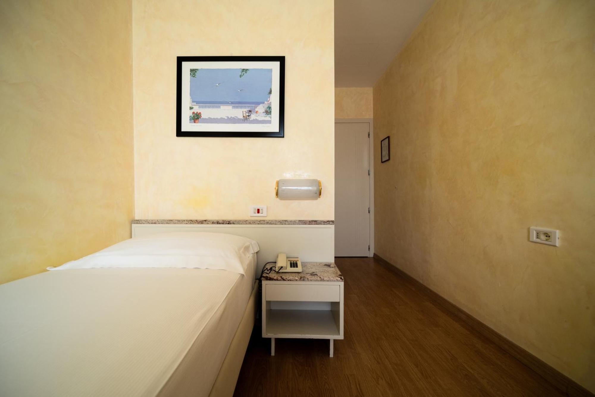 Hotel Rosabianca Римини Экстерьер фото