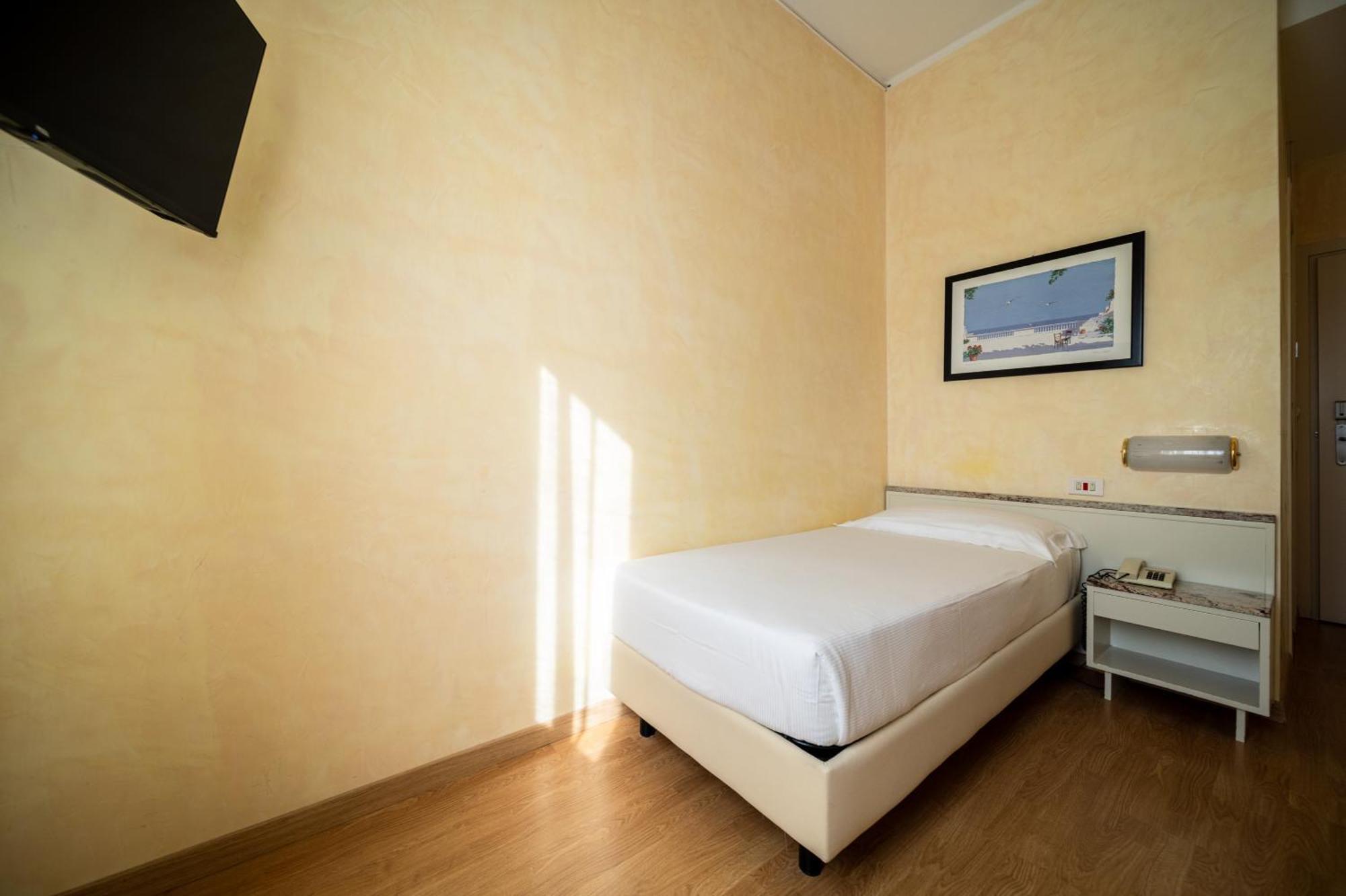 Hotel Rosabianca Римини Экстерьер фото