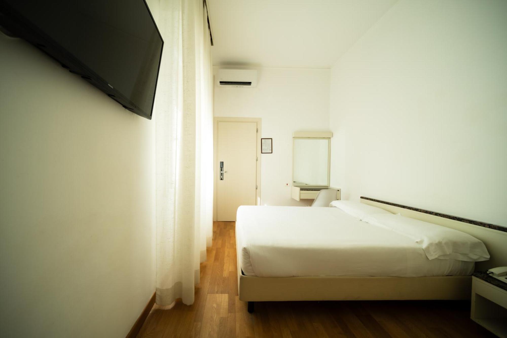 Hotel Rosabianca Римини Экстерьер фото
