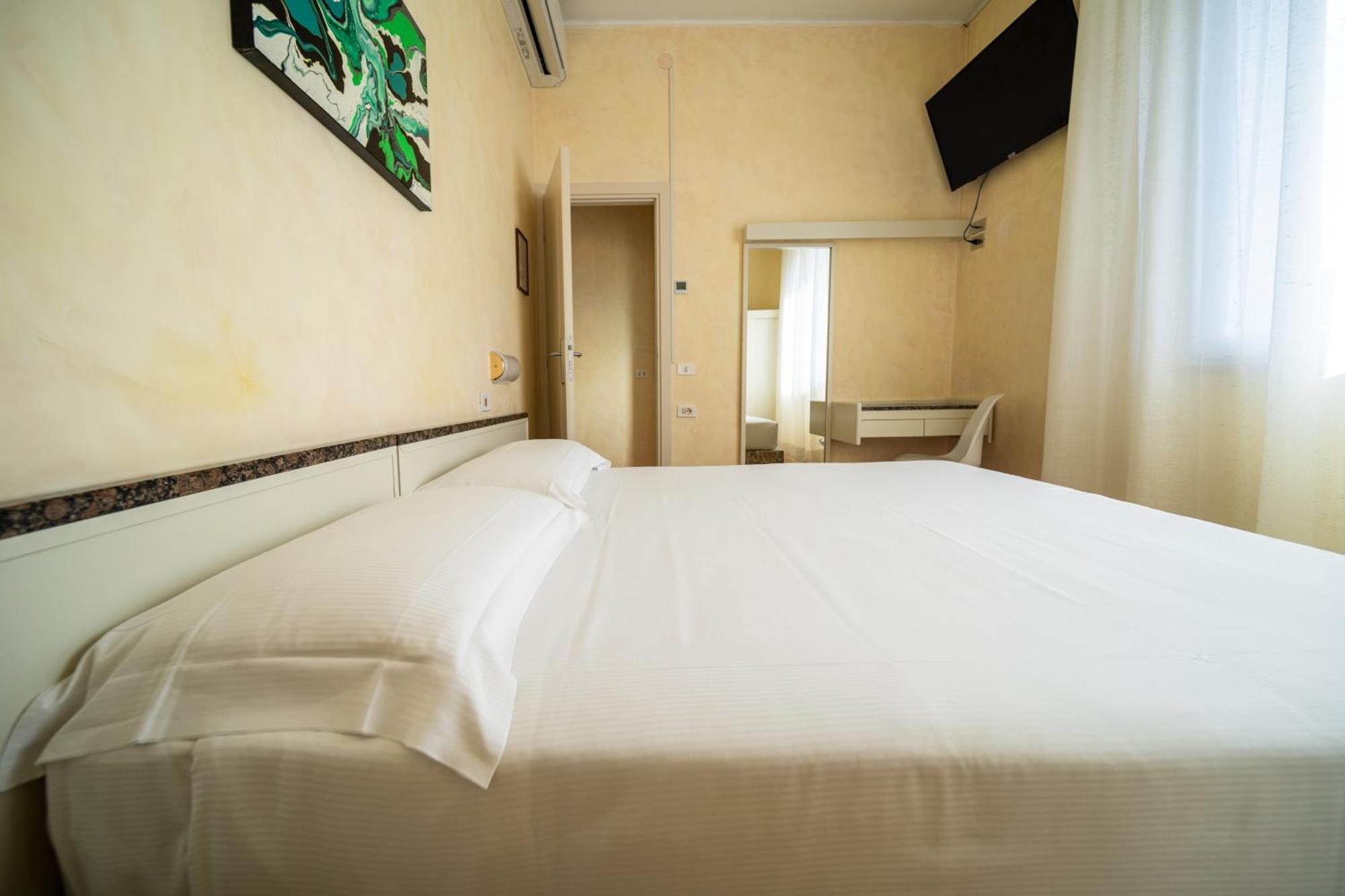 Hotel Rosabianca Римини Экстерьер фото