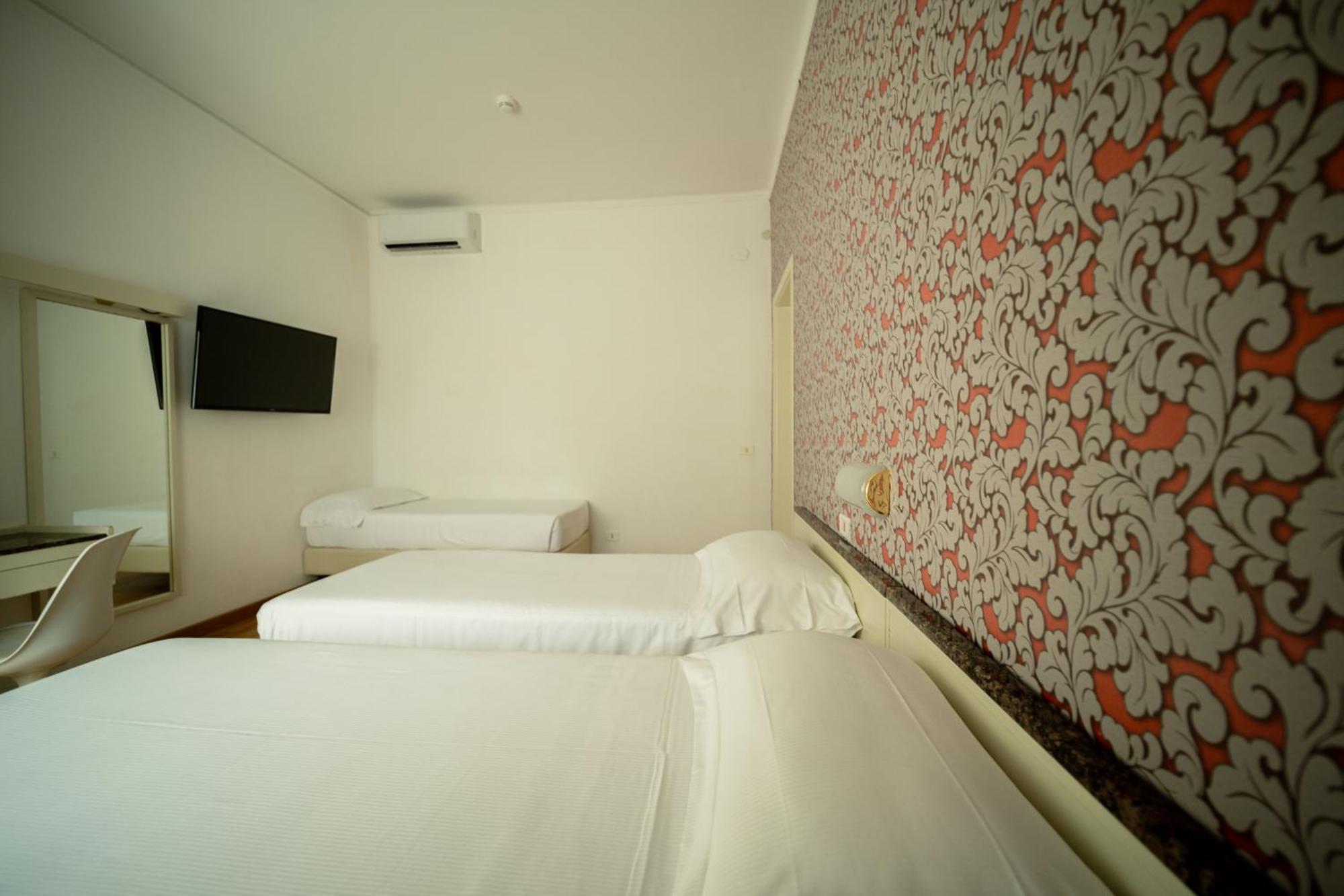 Hotel Rosabianca Римини Экстерьер фото