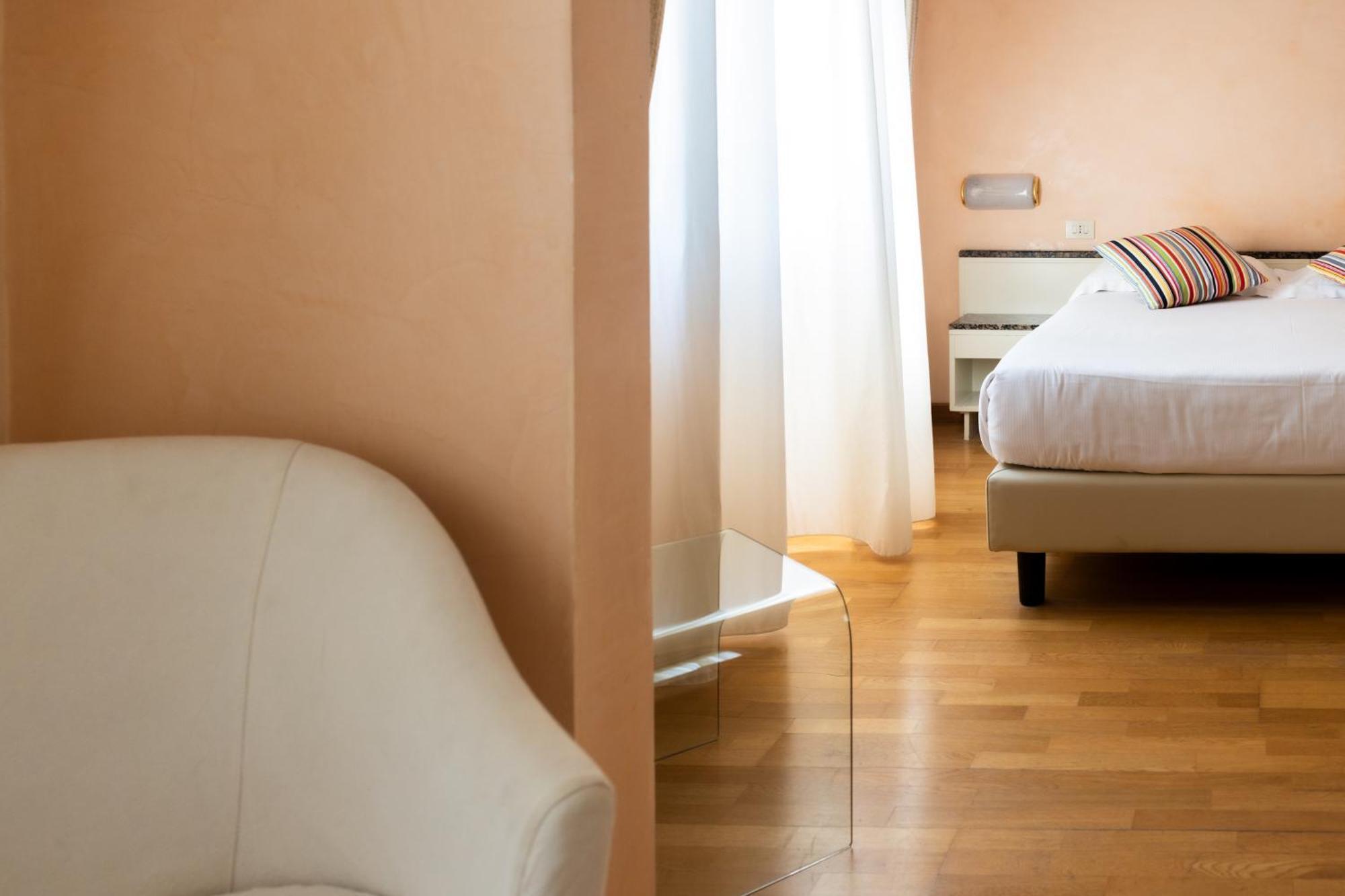Hotel Rosabianca Римини Экстерьер фото