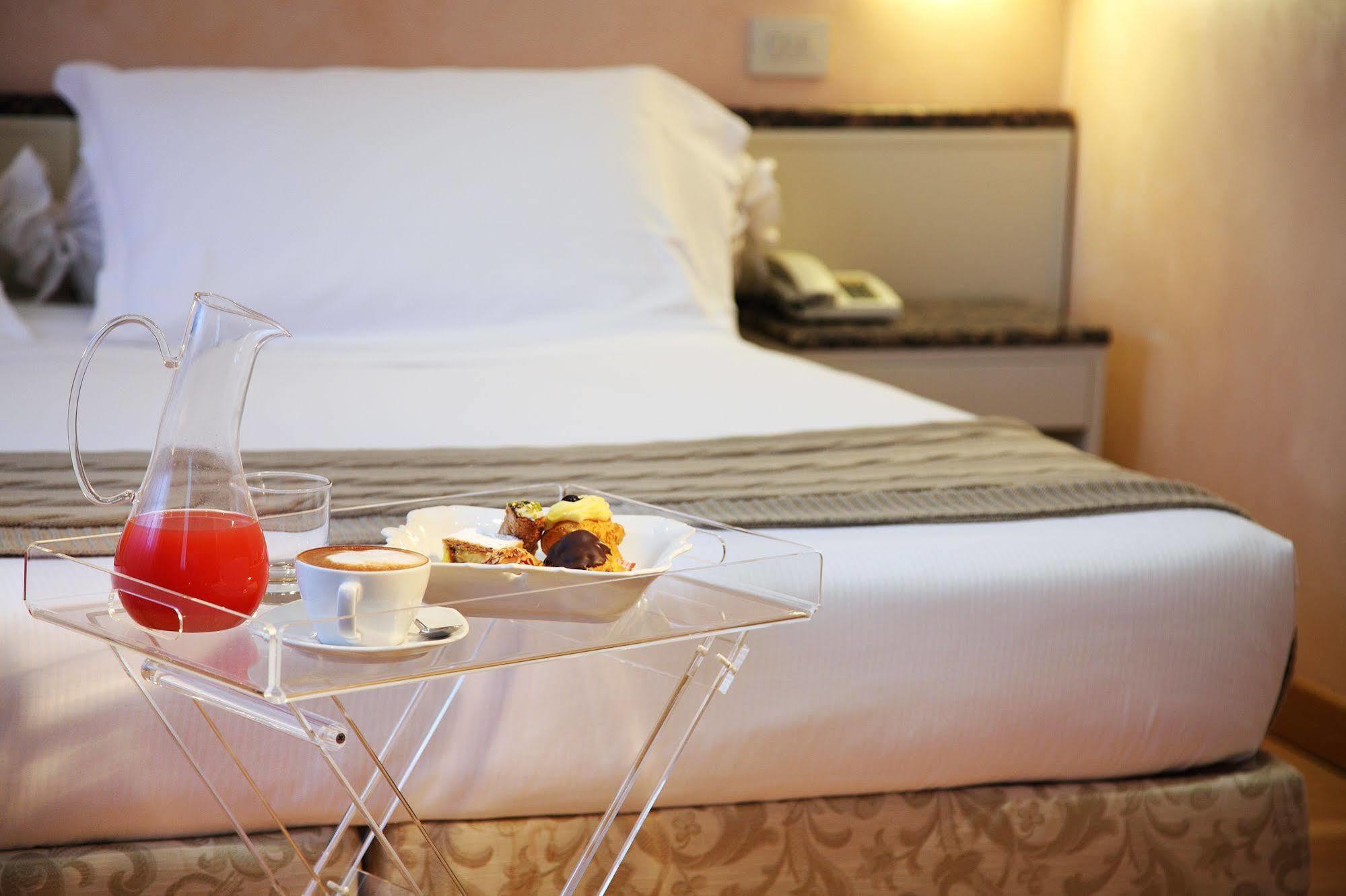 Hotel Rosabianca Римини Экстерьер фото