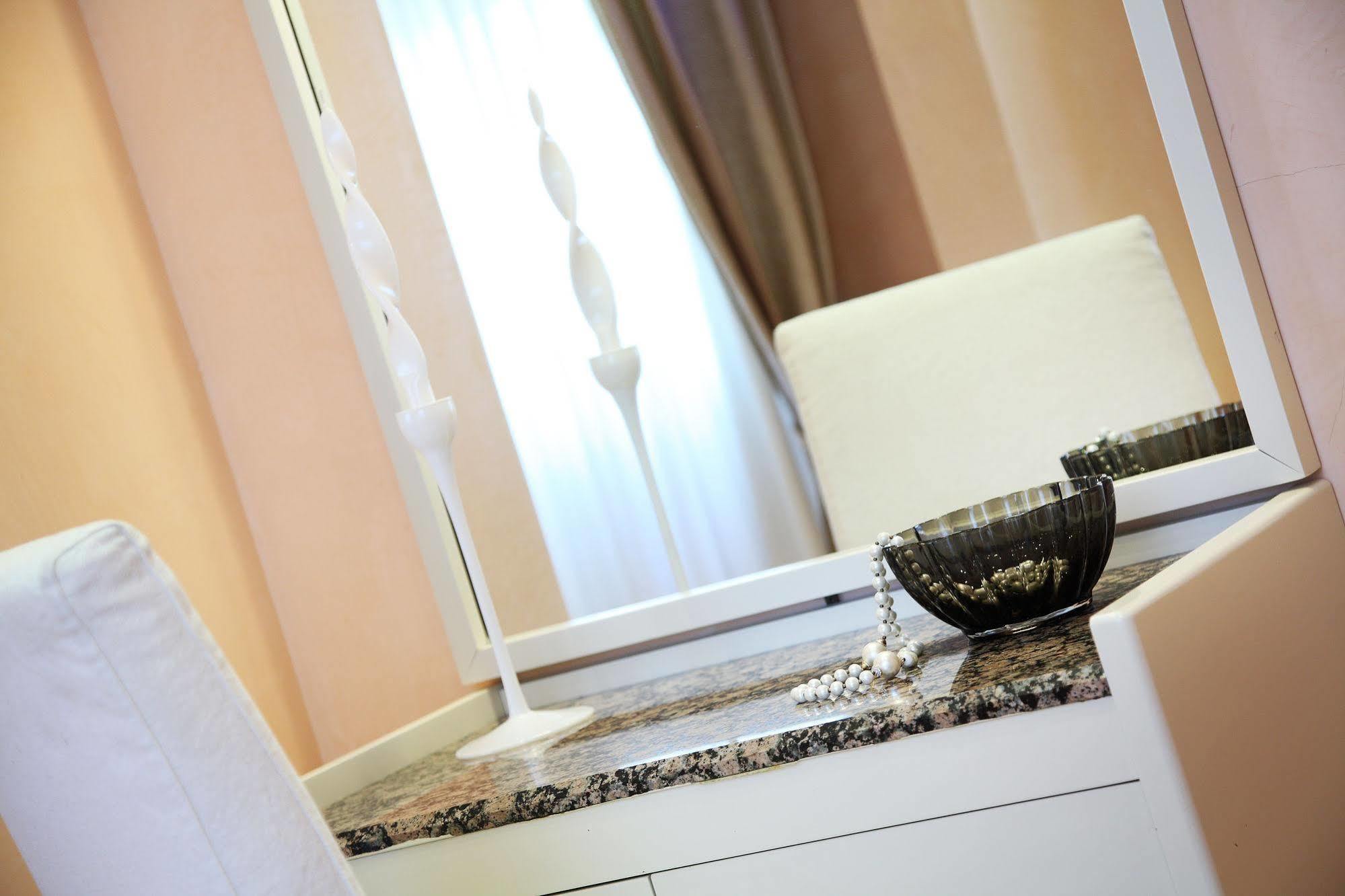 Hotel Rosabianca Римини Экстерьер фото